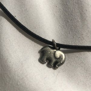 IVORY ELLA CHOKER— NEVER WORN